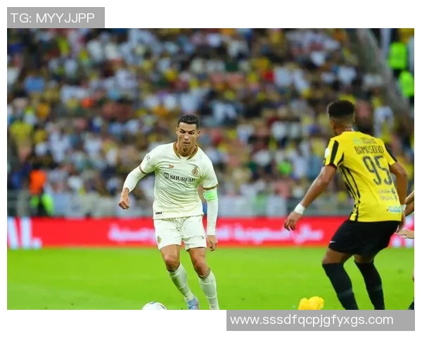 当绿茵战场燃起激情时足球球星的力量点燃胜利与荣耀 当绿茵战场燃起激情时足球球星的力量点燃胜利与荣耀