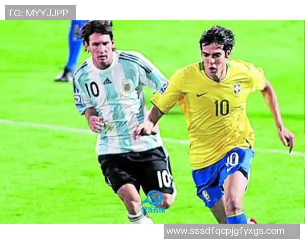 足球球星卡大改造:当梅西变身厨神,C罗化身超级英雄,球场之外的奇幻冒险 足球球星卡大改造:当梅西变身厨神,C罗化身超级英雄,球场之外的奇幻冒险