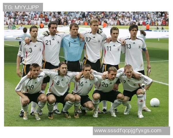 被多次当成足球踢的球星背后故事揭示他与足球的缘分