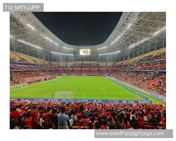 重庆公开足球场涌现足球明星盘点那些曾在此亮相的顶级球员 重庆公开足球场涌现足球明星盘点那些曾在此亮相的顶级球员